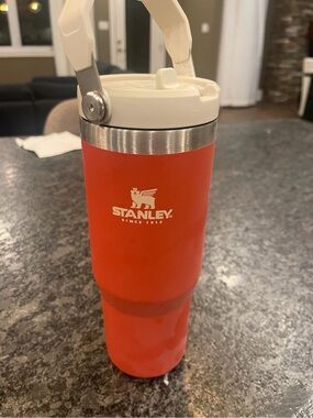 Stanley Bright Red Tumbler Lid with White Barcode Label